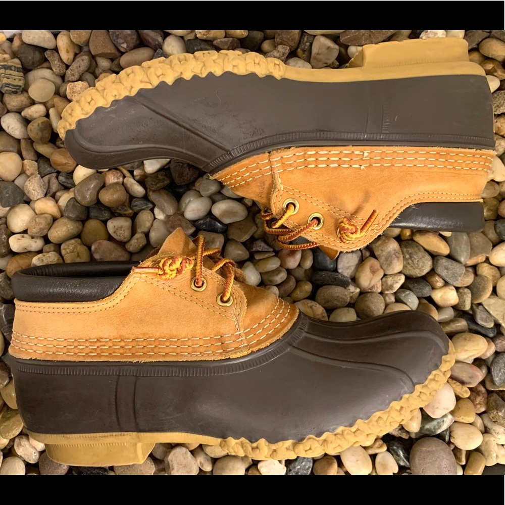 LL Bean Classic Women’s Gum Shoes-size 9
